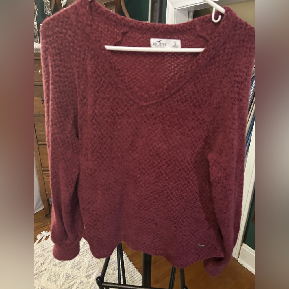 Hollister Women's Deep Red V-Neck Sweater